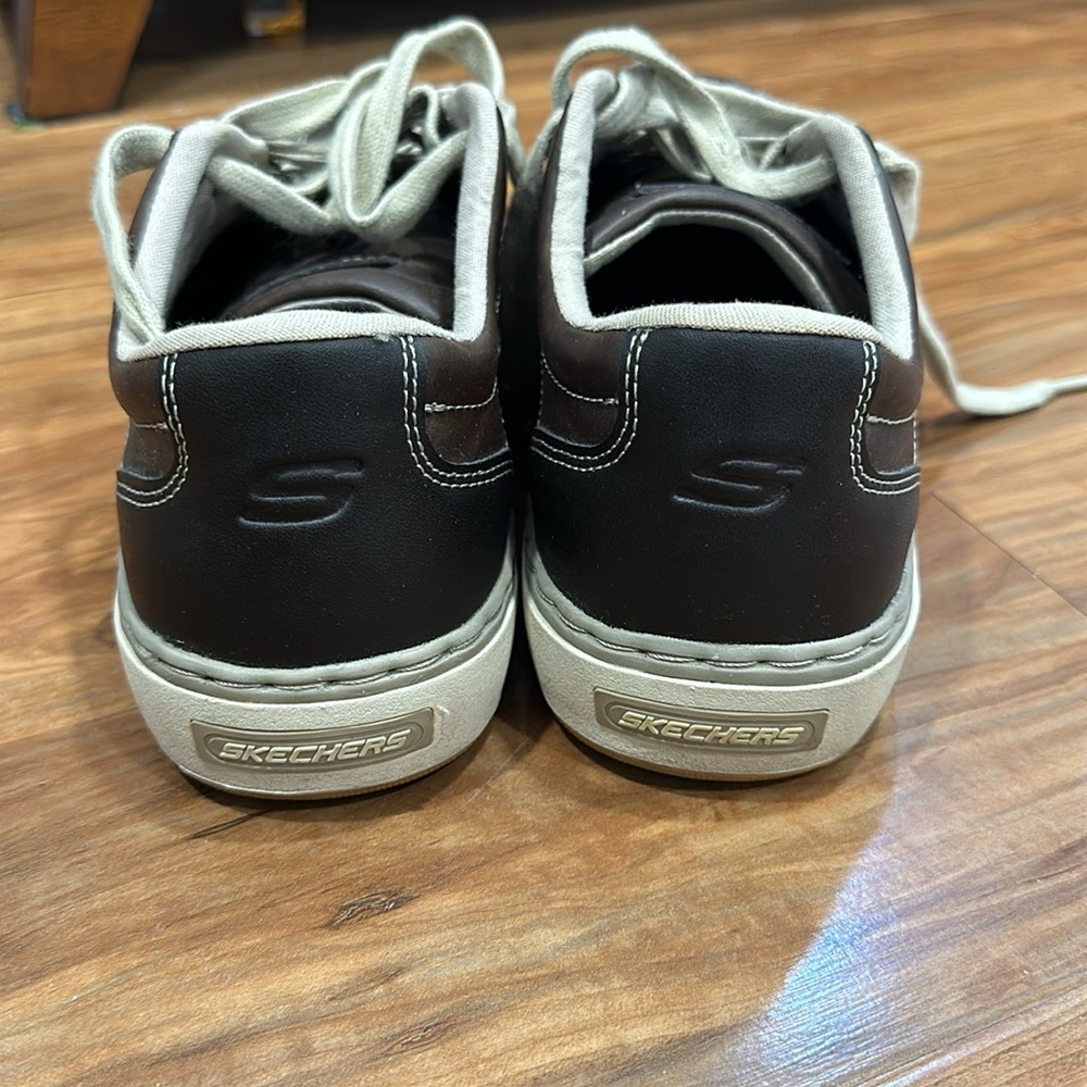 Barely Worn Sketchers Memory Foam Sneakers - image 3